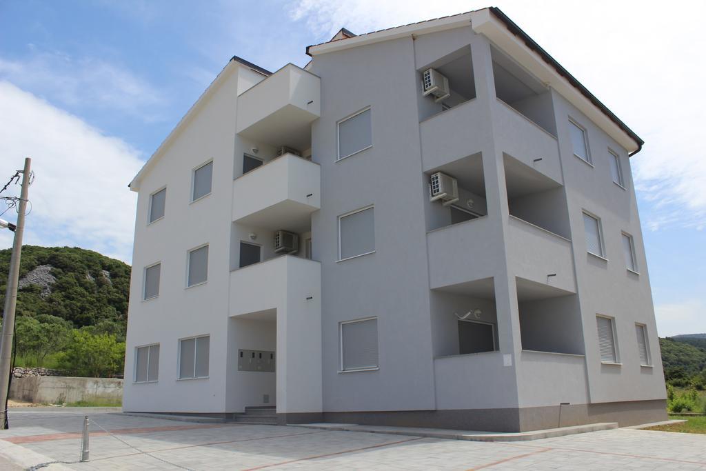 Apartments Petrusic سوبيتارسكا دراغا المظهر الخارجي الصورة